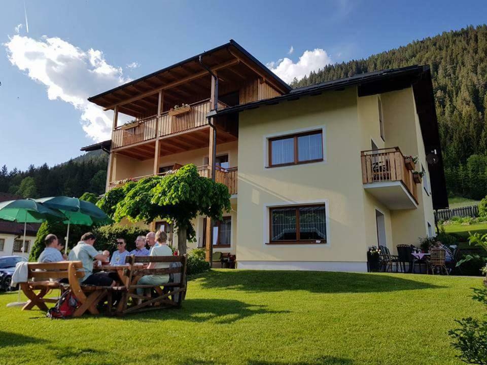Haus Lackner Am Weissensee In Kaernten Extérieur photo